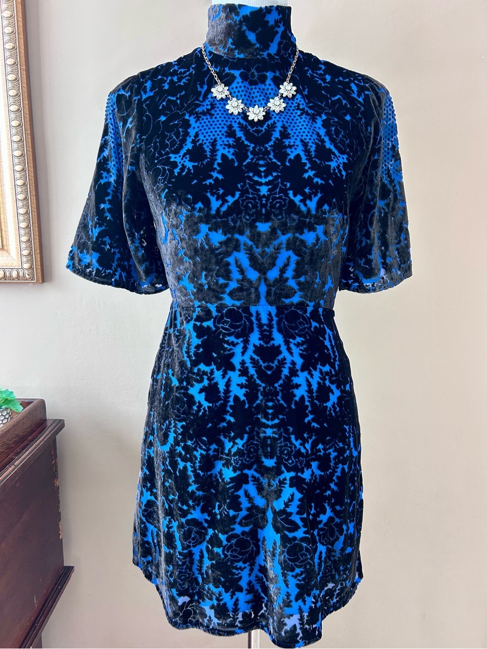 By Anthropologie Mock-Neck Velvet Mini Dress Flutter Sleeve Blue Black Size 2